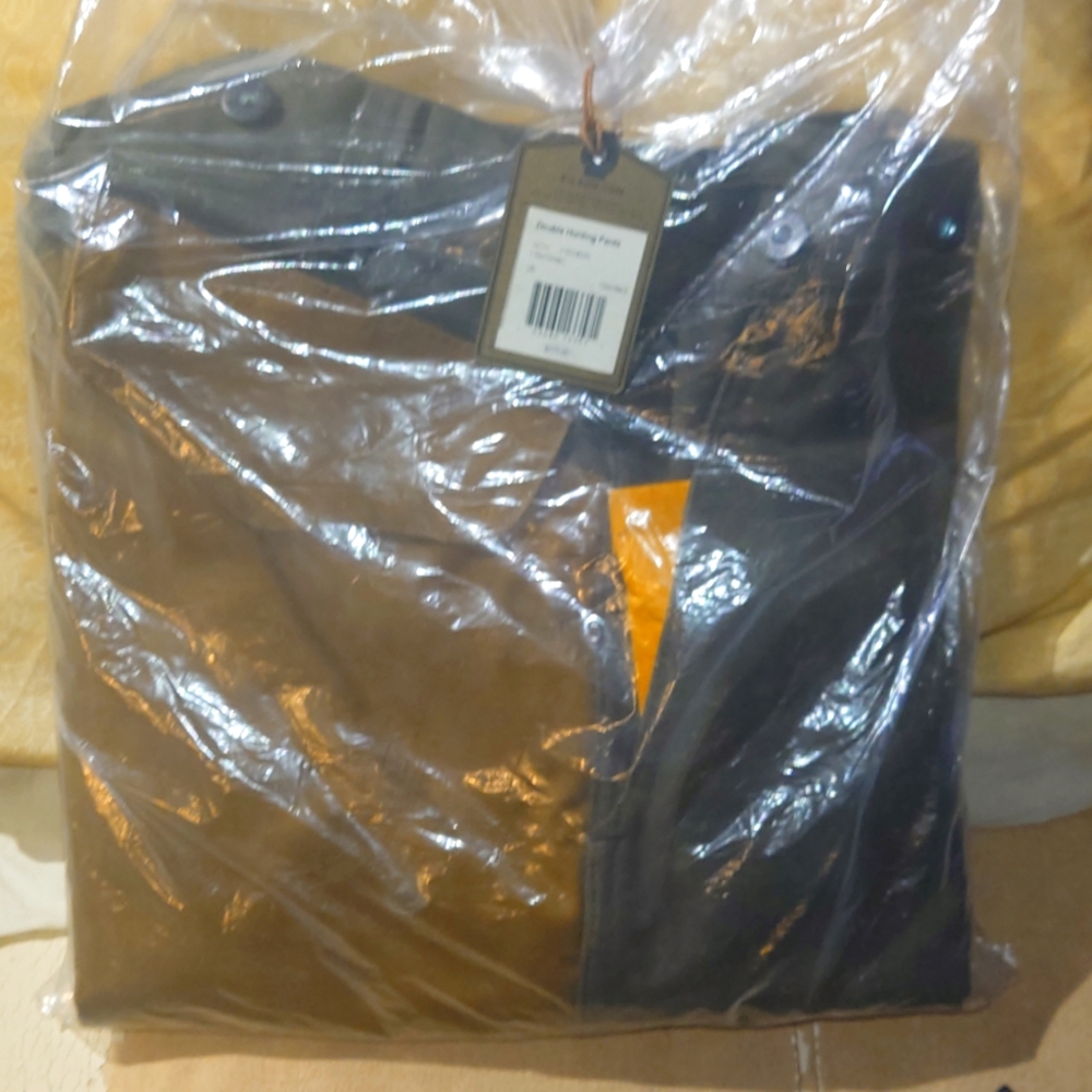 Filson double hunting pants brand new in bag  size 28 waist 31 inseam hemmed.